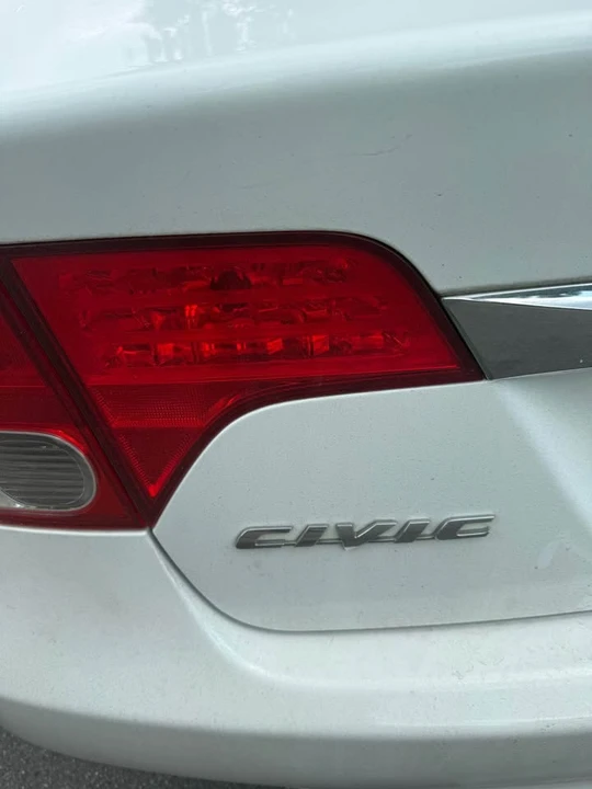 2011 Honda Civic 8th Gen - Image 3 of 9
