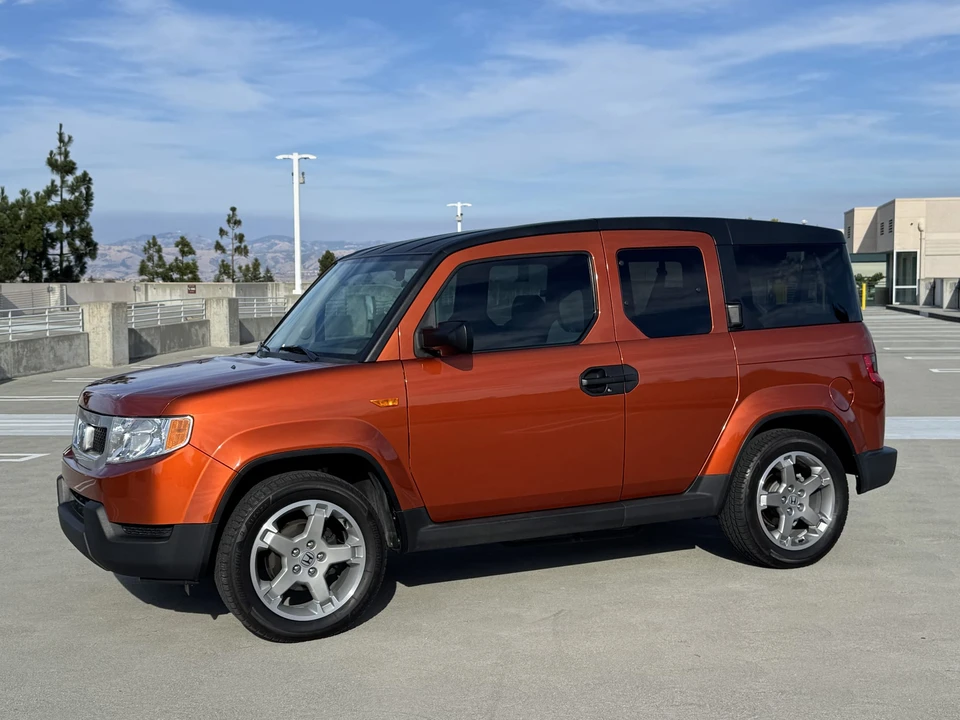 2011 Honda Element - Image 2 of 31
