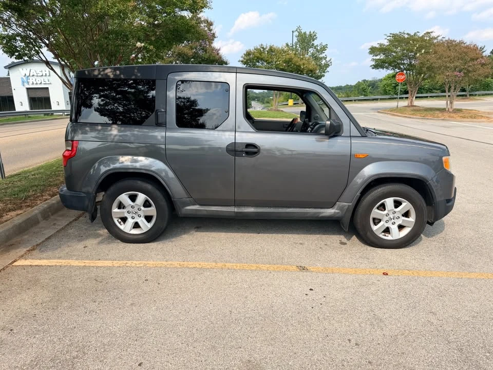 2011 Honda Element - Image 2 of 16