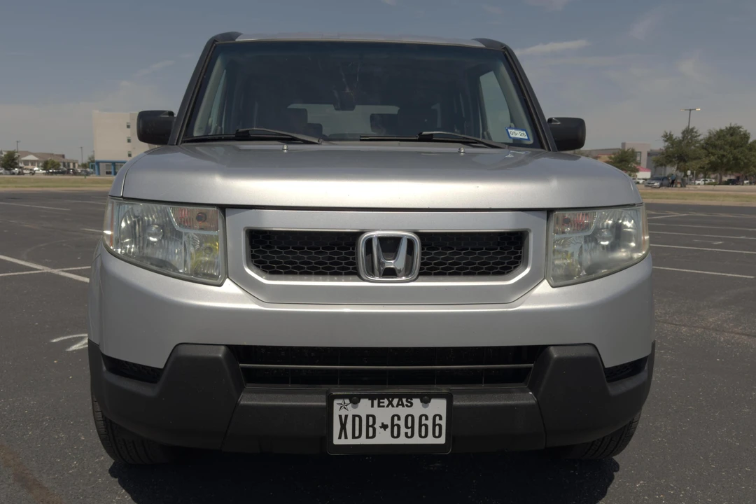 2011 Honda Element - Image 2 of 31