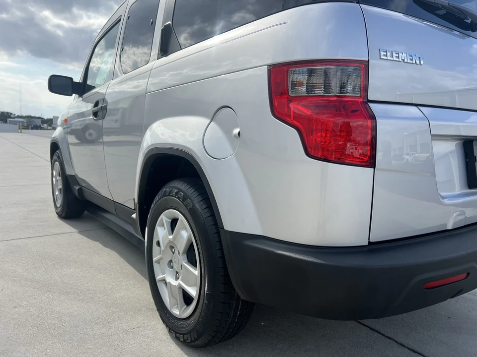 2011 Honda Element - Image 17 of 31