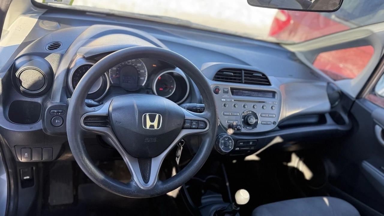 2011 Honda Fit - Image 5 of 8