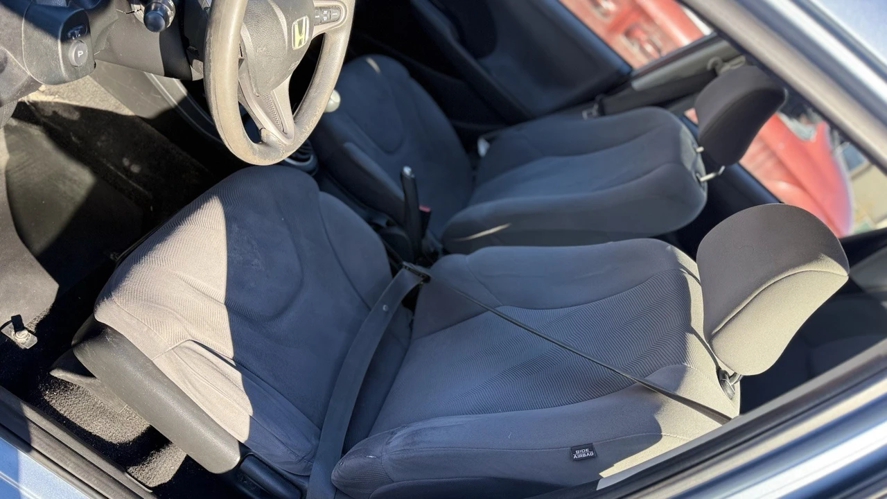 2011 Honda Fit - Image 6 of 8