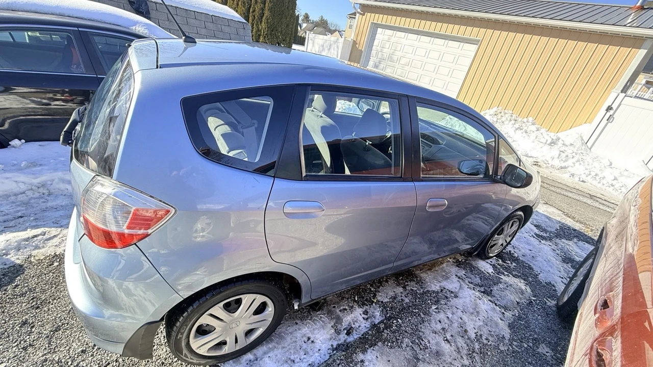 2011 Honda Fit - Image 4 of 9