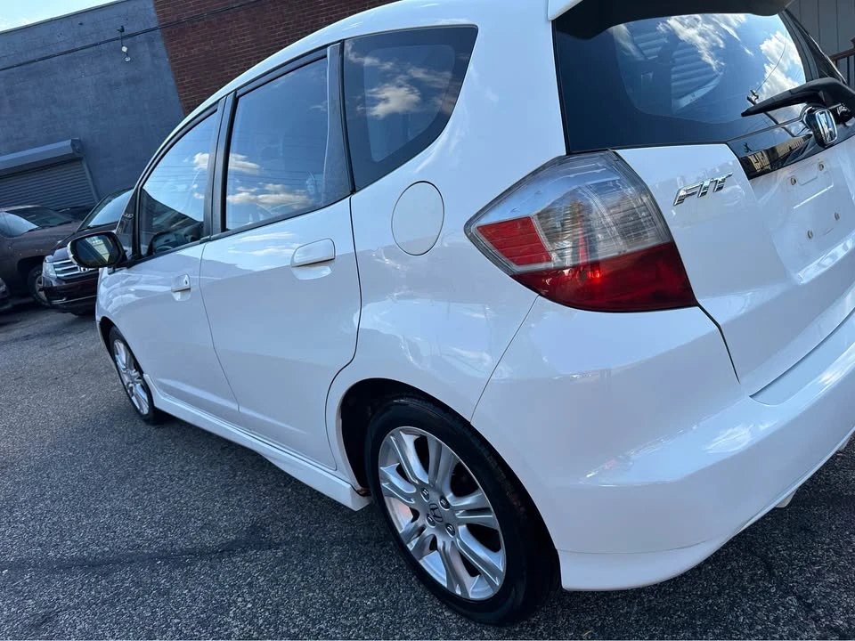 2011 Honda Fit - Image 6 of 9