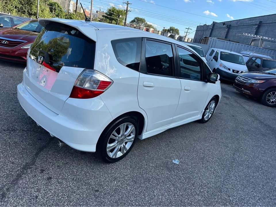 2011 Honda Fit - Image 7 of 9