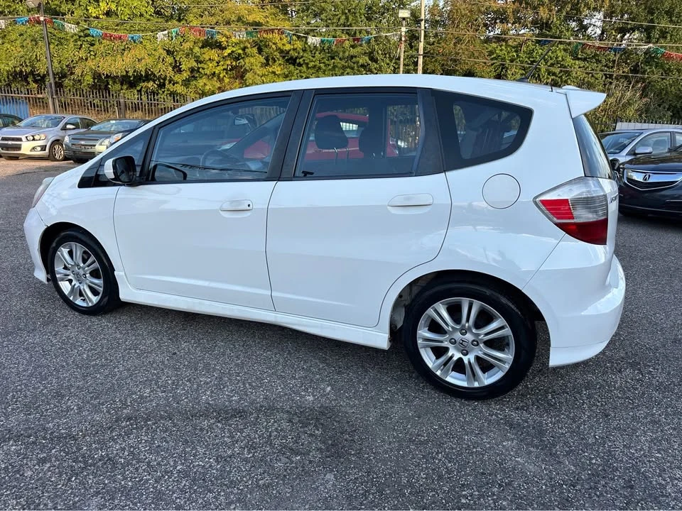 2011 Honda Fit - Image 2 of 9