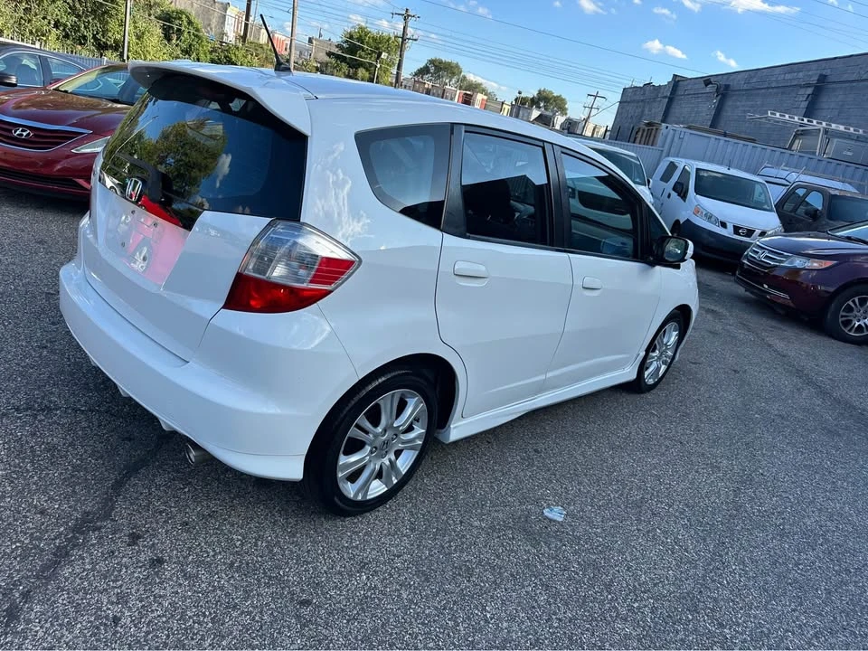 2011 Honda Fit - Image 8 of 9