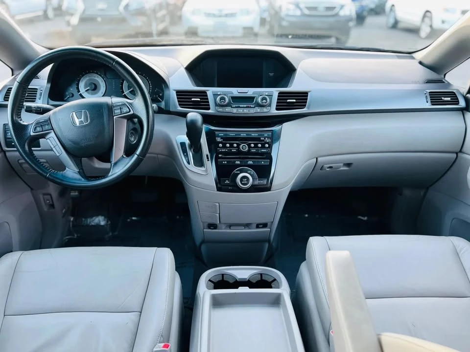 2011 Honda Odyssey - Image 14 of 19
