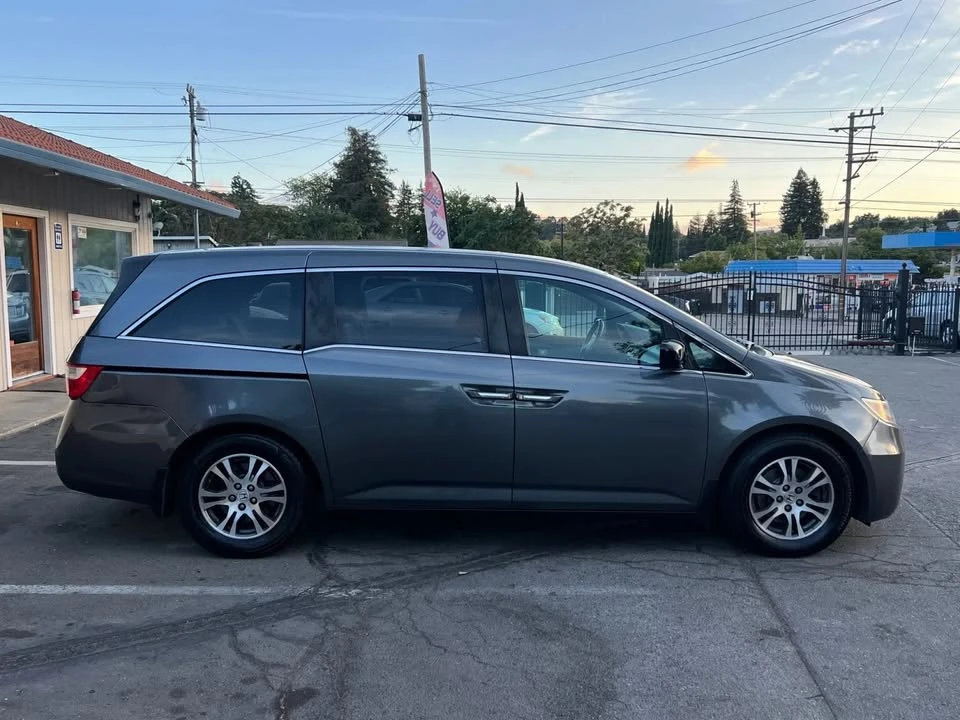 2011 Honda Odyssey - Image 6 of 19