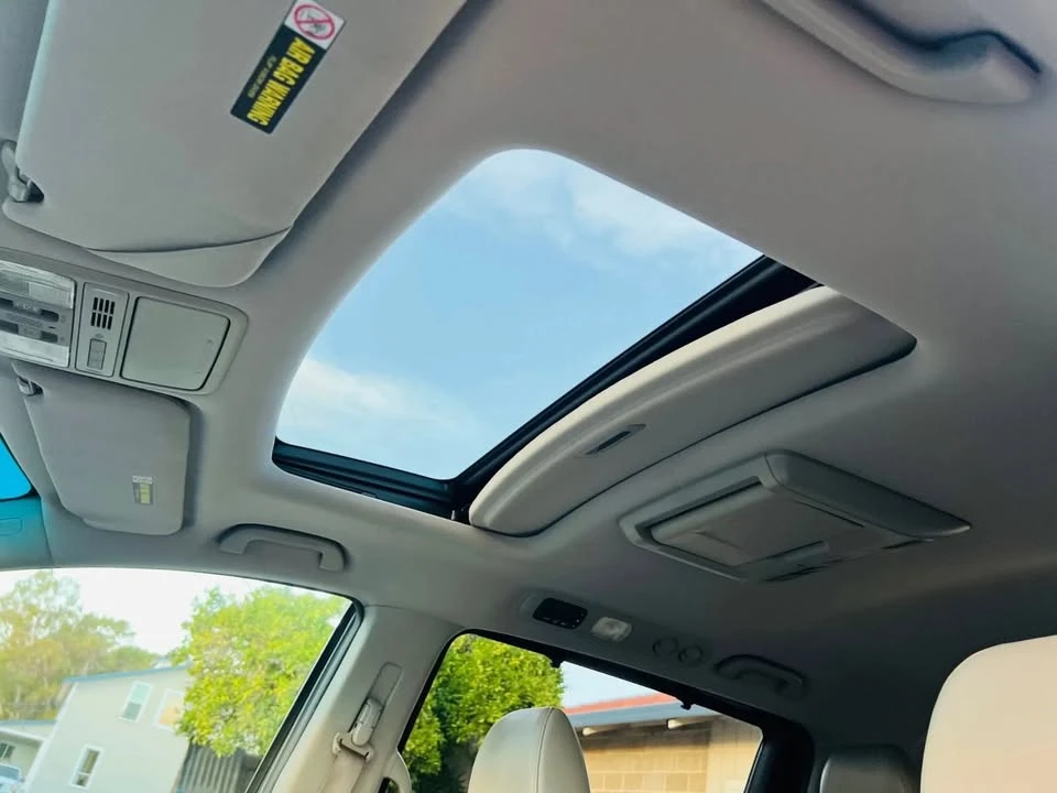 2011 Honda Odyssey - Image 17 of 19