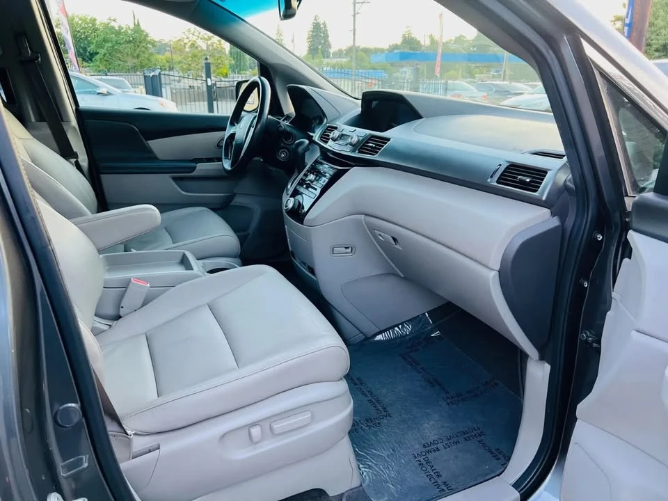 2011 Honda Odyssey - Image 13 of 19