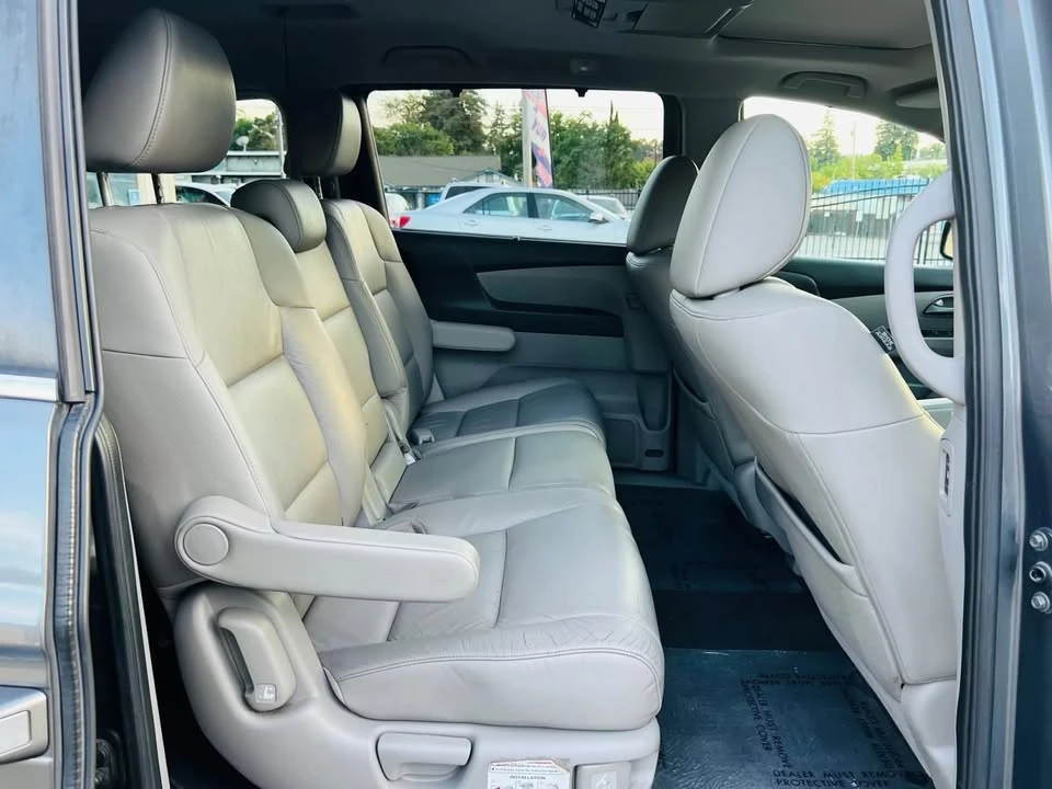 2011 Honda Odyssey - Image 12 of 19