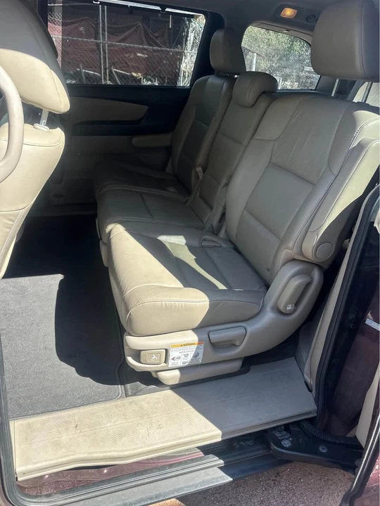2011 Honda Odyssey - Image 3 of 10