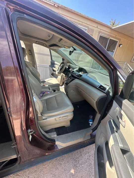 2011 Honda Odyssey - Image 8 of 10