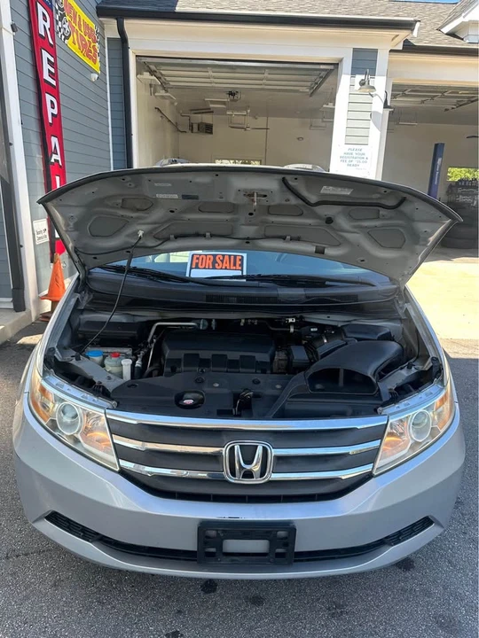 2011 Honda Odyssey - Image 15 of 16