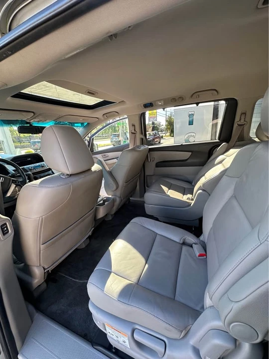 2011 Honda Odyssey - Image 11 of 16