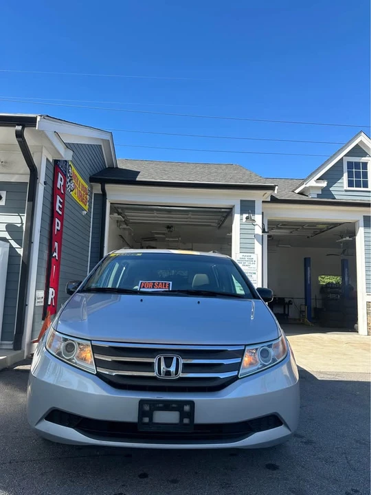 2011 Honda Odyssey - Image 2 of 16