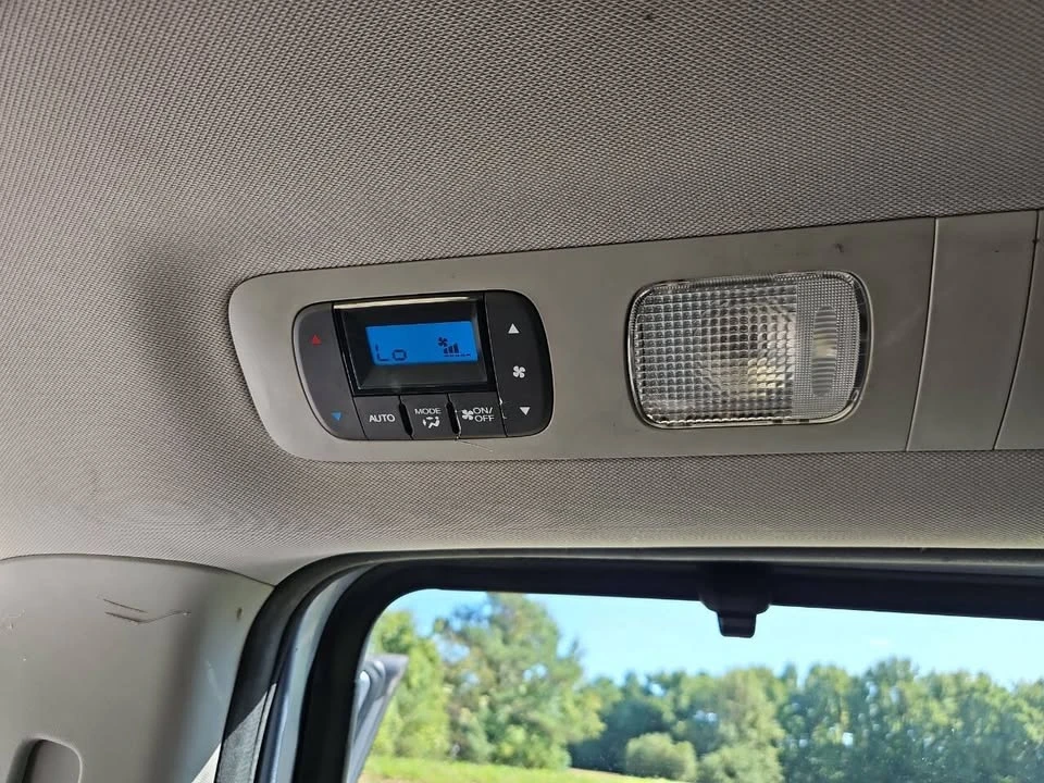 2011 Honda Odyssey - Image 16 of 20