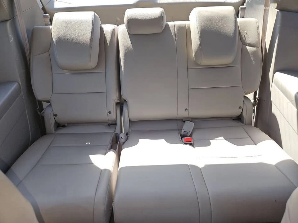 2011 Honda Odyssey - Image 13 of 20