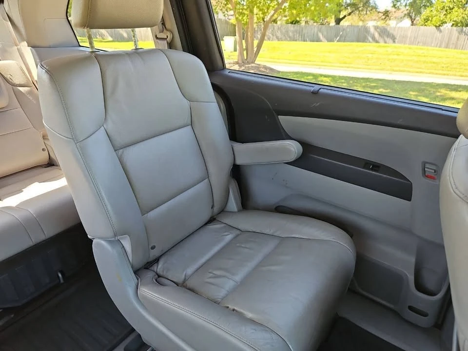 2011 Honda Odyssey - Image 11 of 20