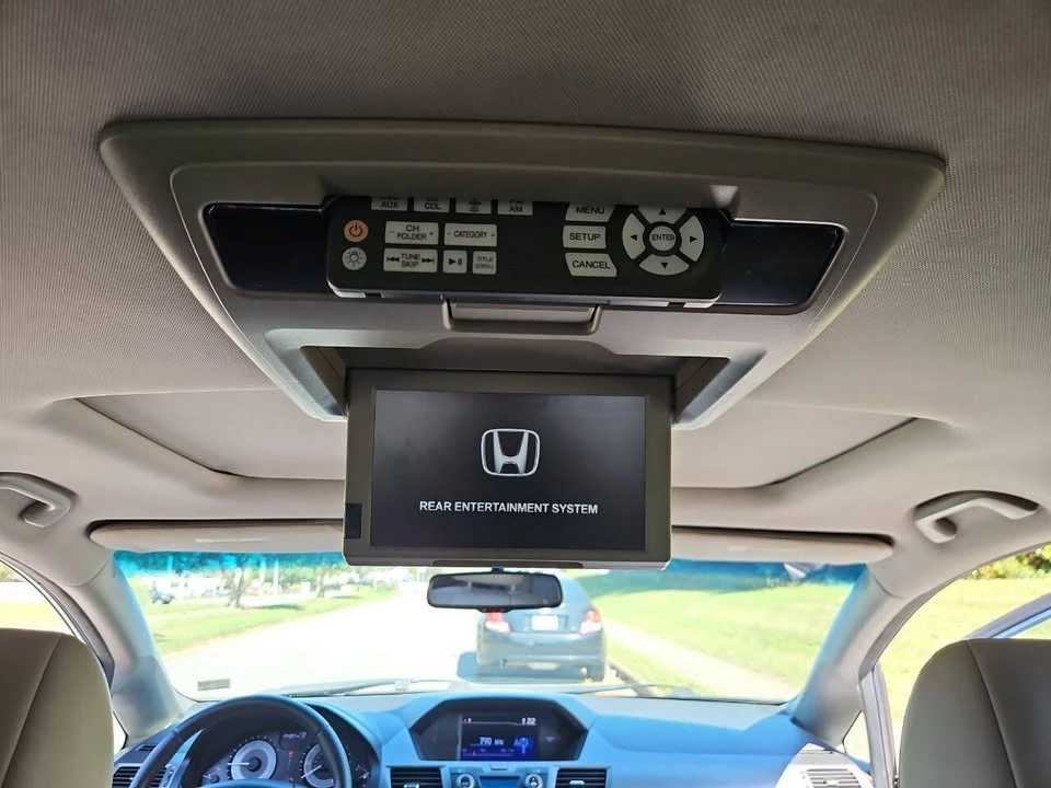 2011 Honda Odyssey - Image 15 of 20