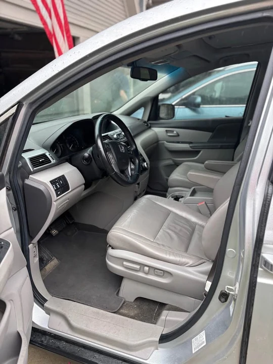 2011 Honda Odyssey - Image 6 of 9