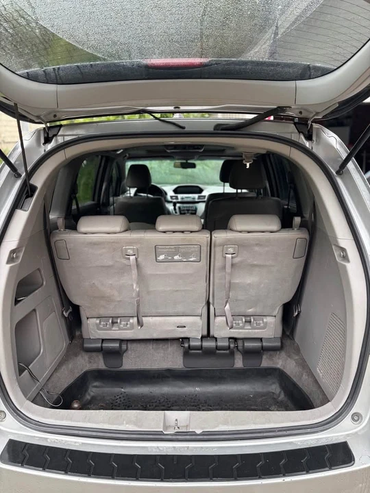 2011 Honda Odyssey - Image 2 of 9