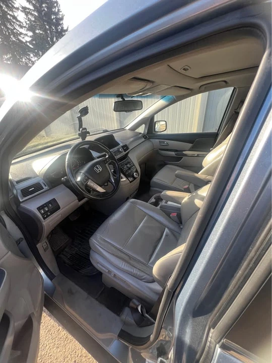 2011 Honda Odyssey - Image 6 of 9