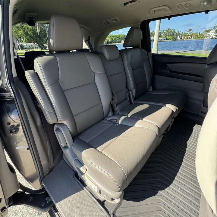 2011 Honda Odyssey - Image 17 of 21