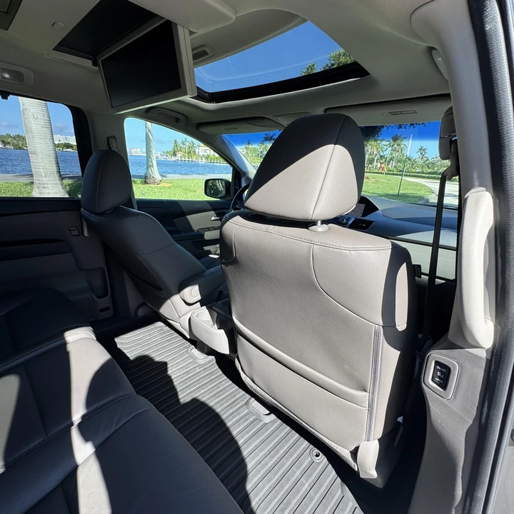 2011 Honda Odyssey - Image 16 of 21