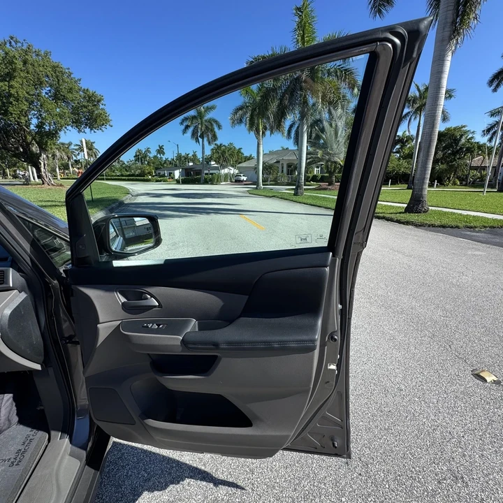 2011 Honda Odyssey - Image 14 of 21
