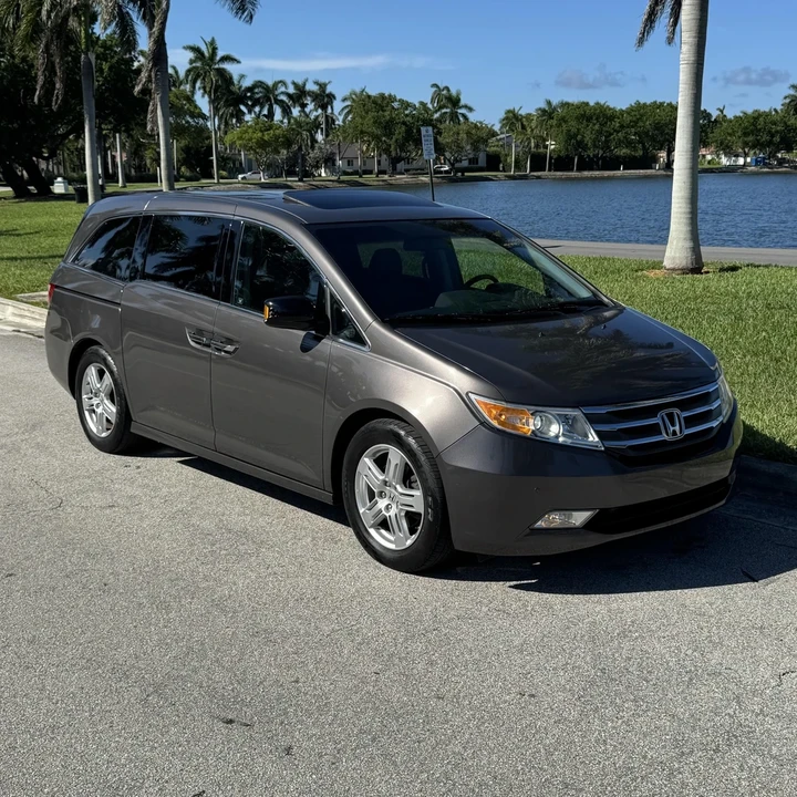 2011 Honda Odyssey - Image 2 of 21