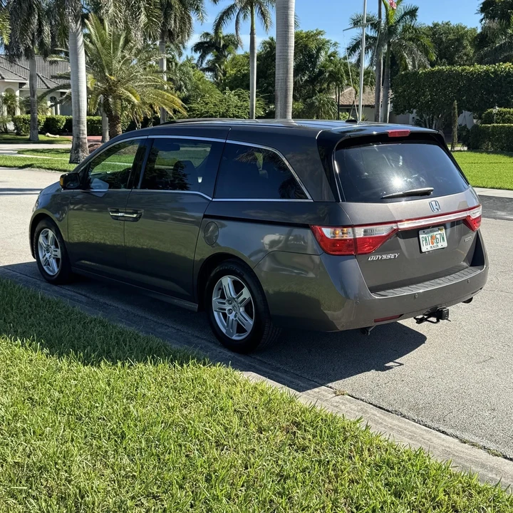 2011 Honda Odyssey - Image 8 of 21