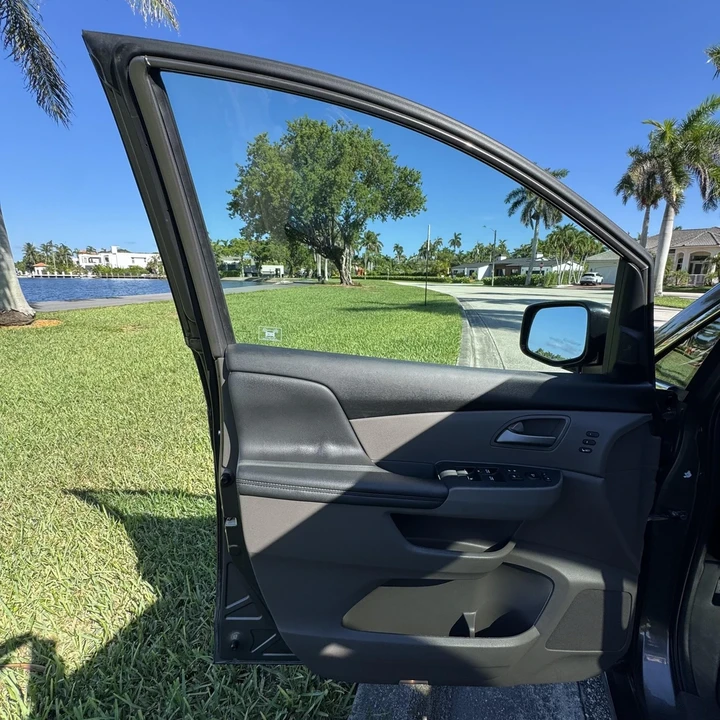 2011 Honda Odyssey - Image 13 of 21