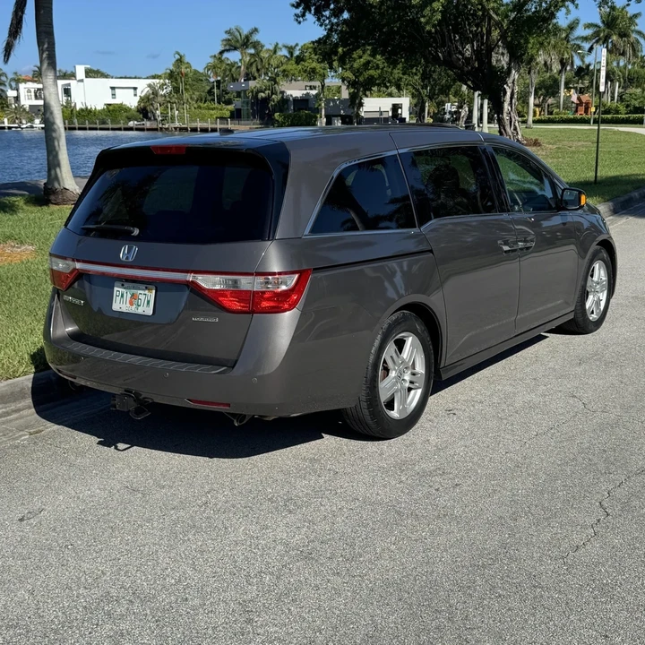 2011 Honda Odyssey - Image 12 of 21