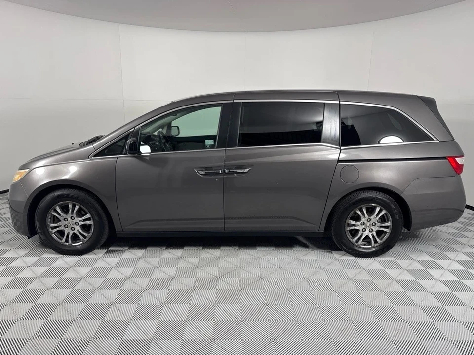 2011 Honda Odyssey - Image 8 of 12