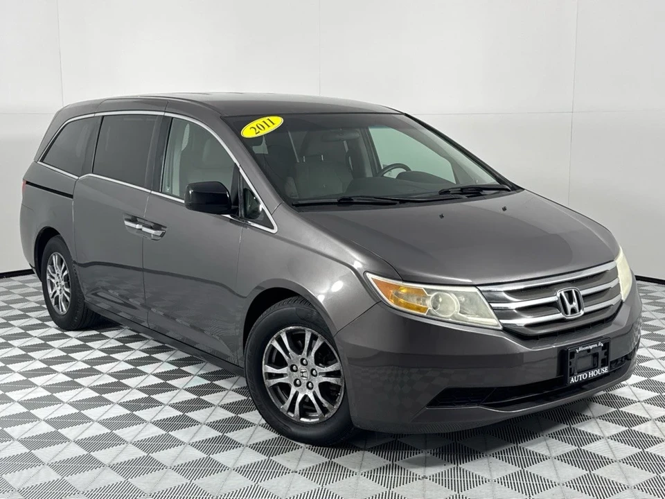 2011 Honda Odyssey - Image 2 of 12