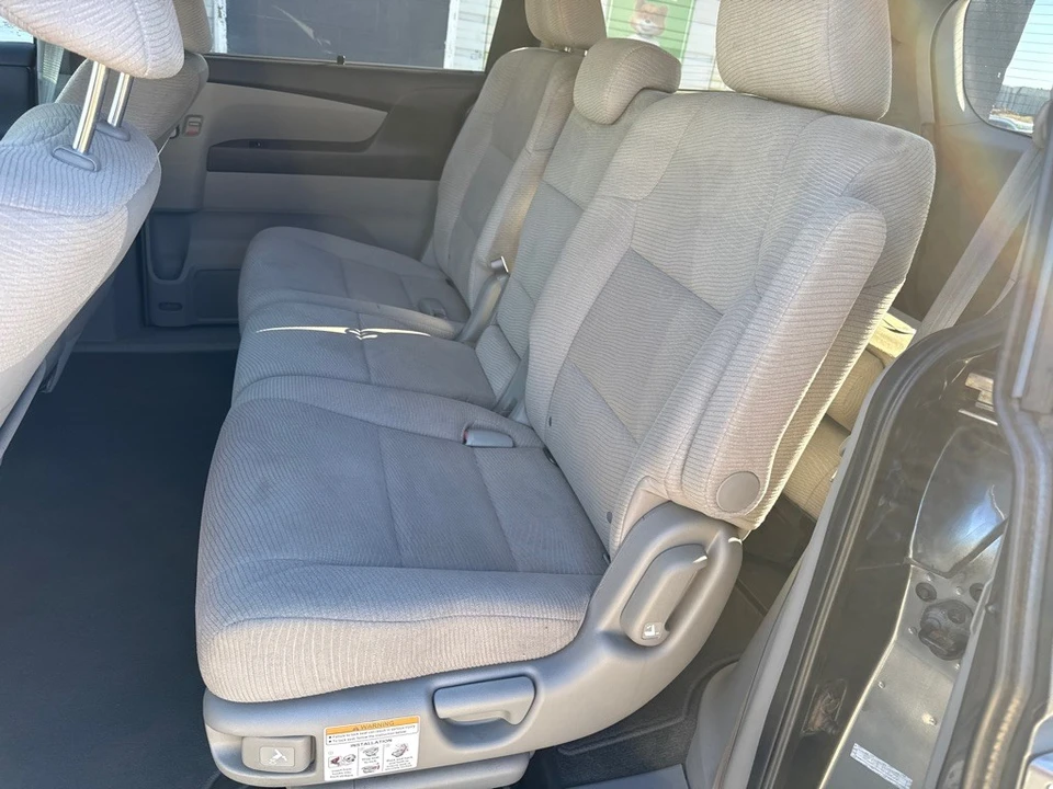 2011 Honda Odyssey - Image 10 of 14