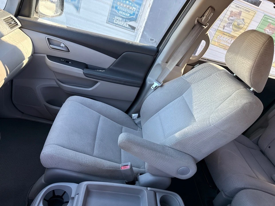 2011 Honda Odyssey - Image 9 of 14