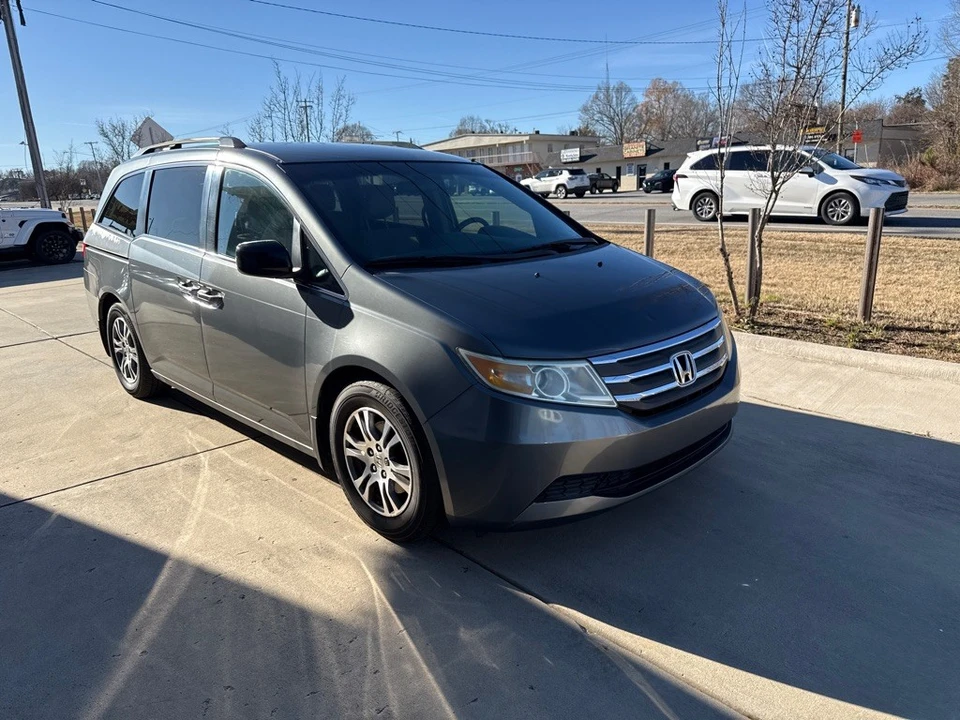 2011 Honda Odyssey - Image 6 of 14
