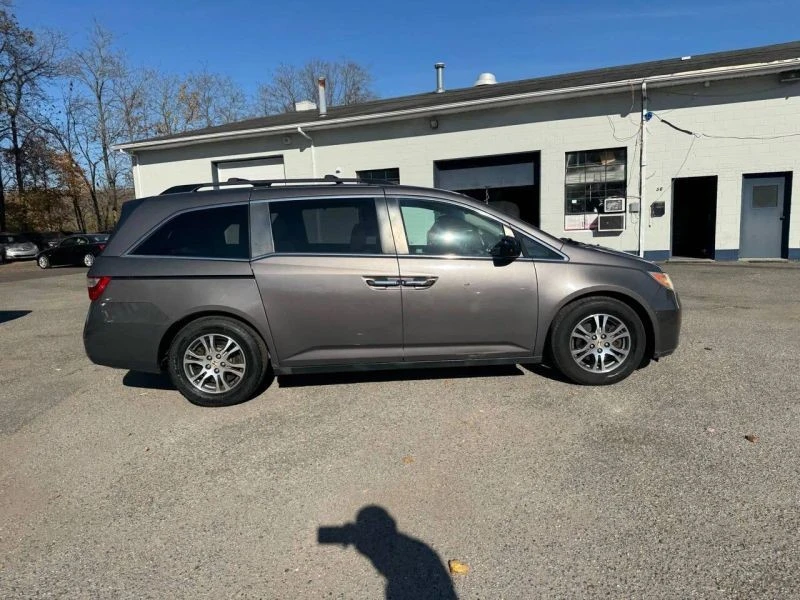 2011 Honda Odyssey - Image 9 of 12