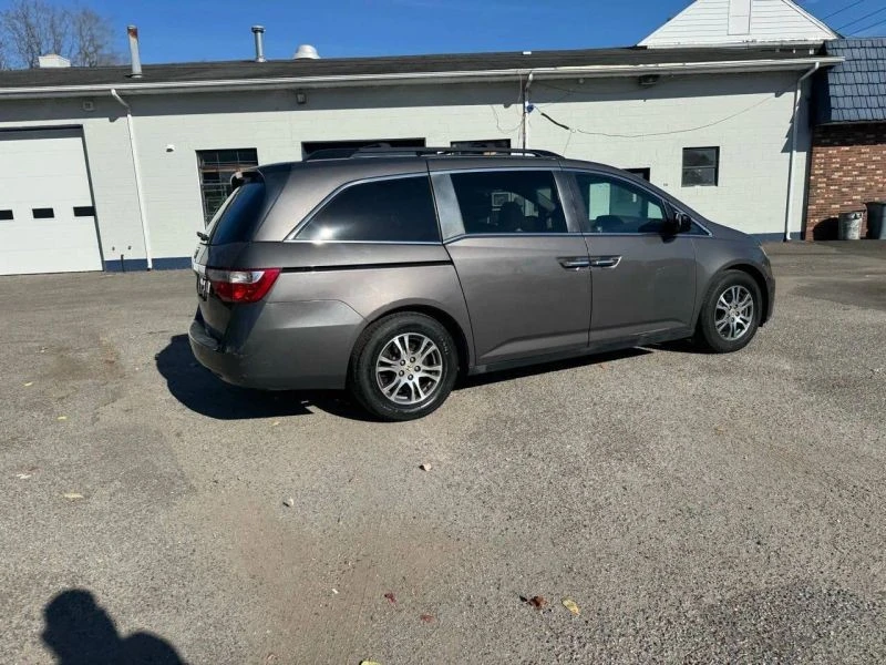 2011 Honda Odyssey - Image 11 of 12