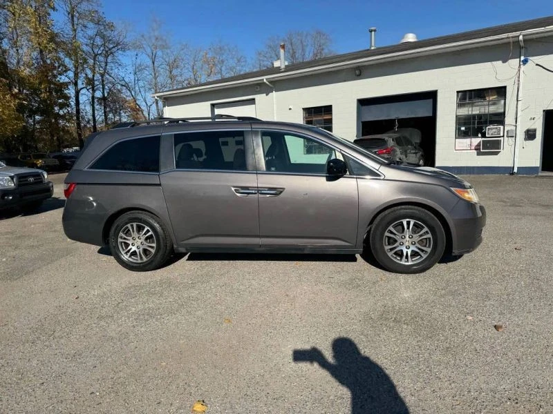 2011 Honda Odyssey - Image 8 of 12