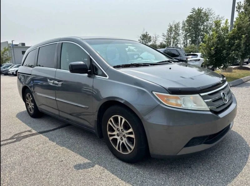 2011 Honda Odyssey - Image 3 of 9