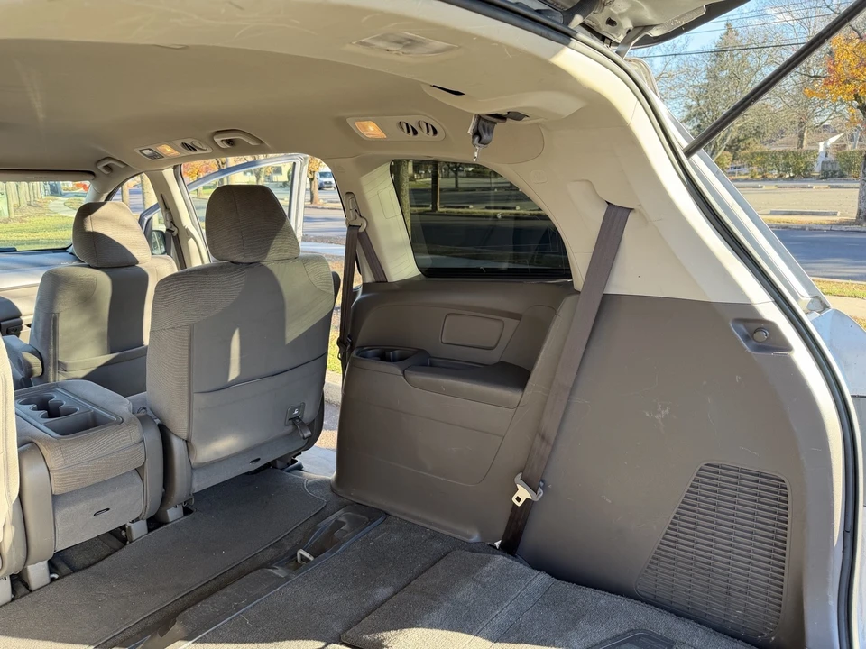 2011 Honda Odyssey - Image 6 of 11