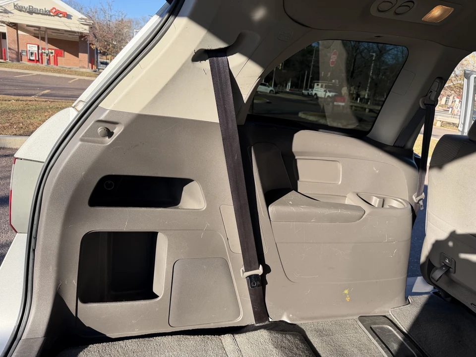 2011 Honda Odyssey - Image 9 of 11
