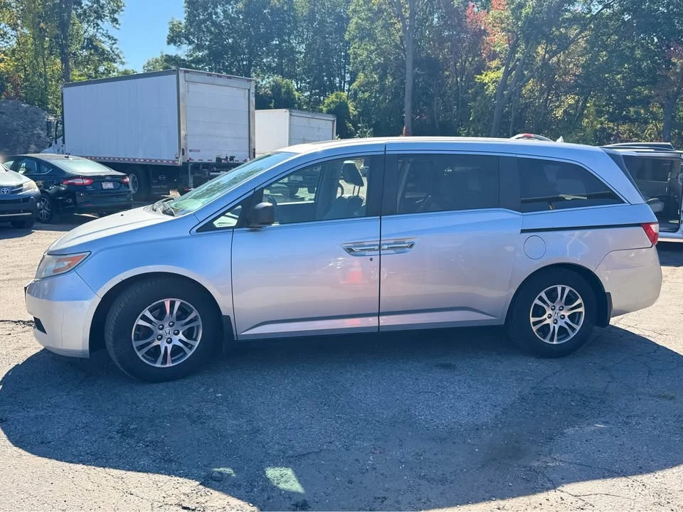 2011 Honda Odyssey - Image 4 of 12