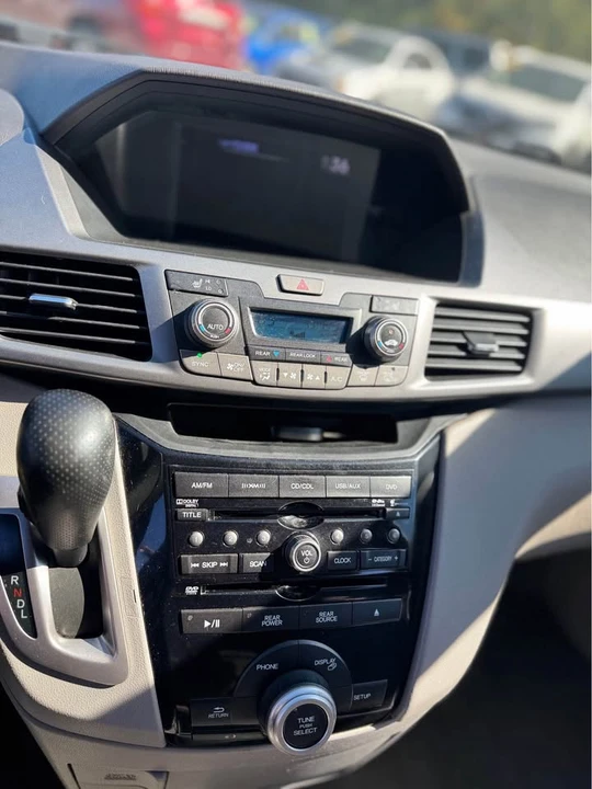 2011 Honda Odyssey - Image 11 of 12