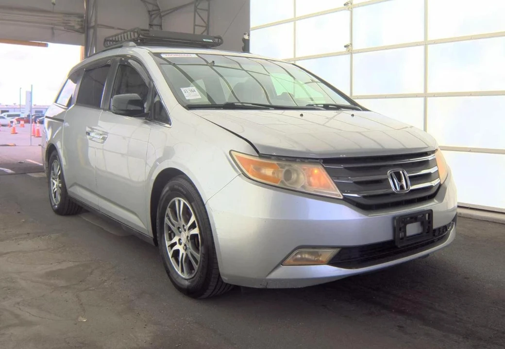 2011 Honda Odyssey - Image 4 of 17